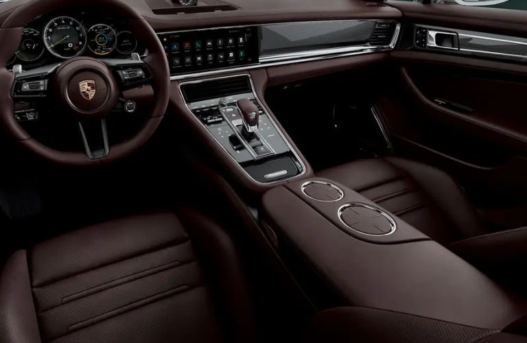 An image of the advanced interior cabin of the 2023 Porsche Panamera